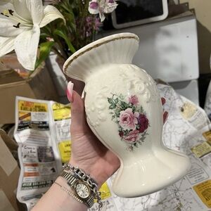 Maryleigh Pedestal Vase Ceramic Rose Pattern-Vintage Made In England